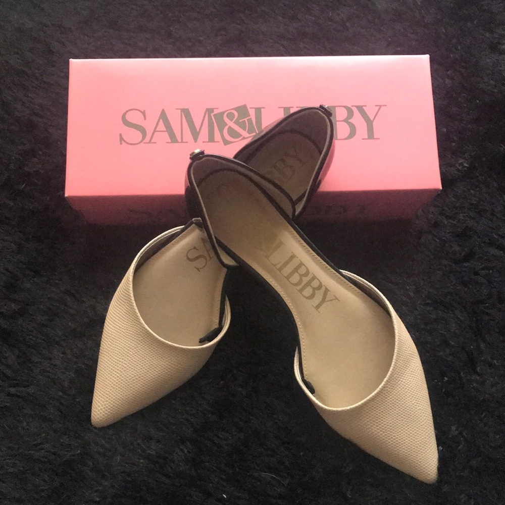 Women’s flats